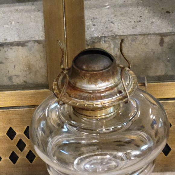 Vintage Oil Lamp, P & A Mfg Wick Chimney Hurricane Lantern - Picture 7 of 8